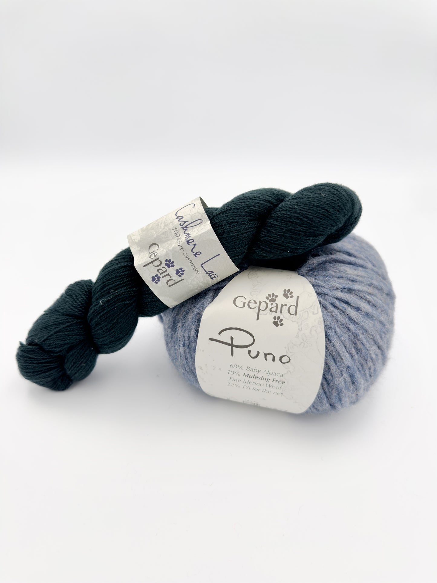 Strikkekit til Festival Poncho - et GarnbyJacobsen design.