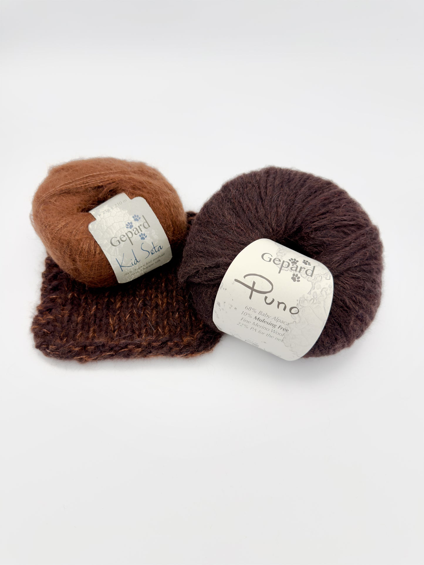 Strikkekit til Festival Poncho - et GarnbyJacobsen design.