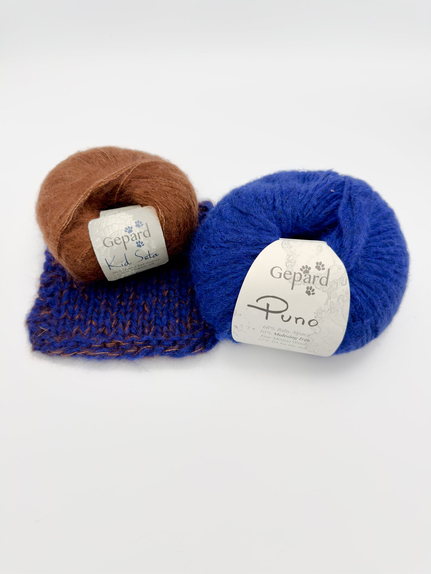 Strikkekit til Festival Poncho - et GarnbyJacobsen design.