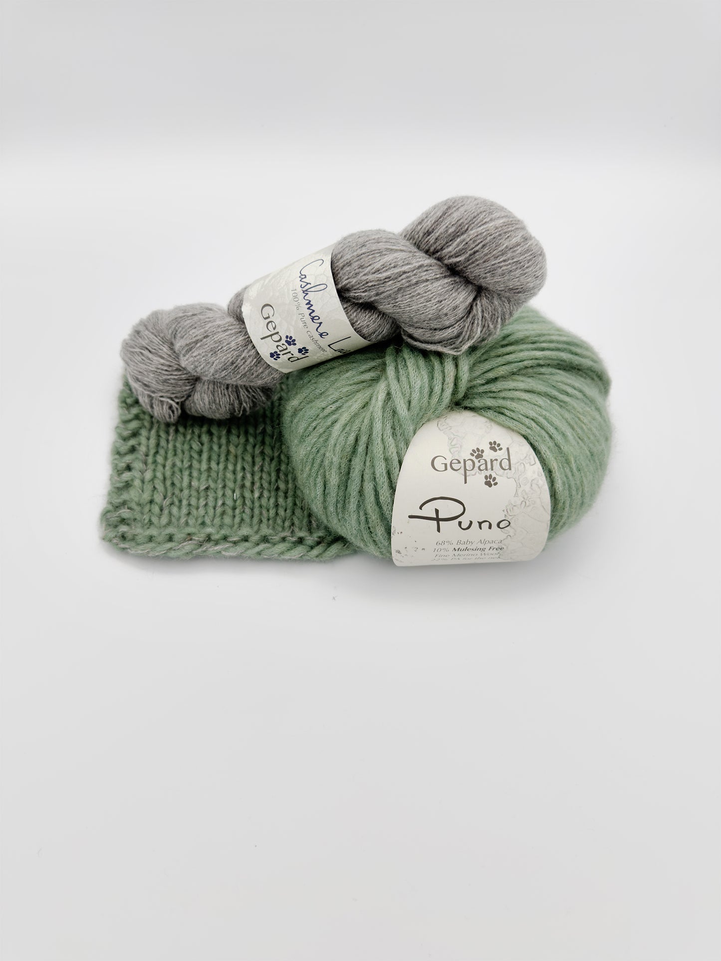 Strikkekit til Festival Poncho - et GarnbyJacobsen design.
