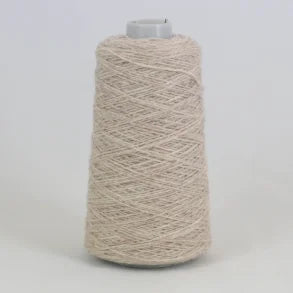 Merino Lammeuld fra Familien Davidsen  på spole farve 130 New Naturel