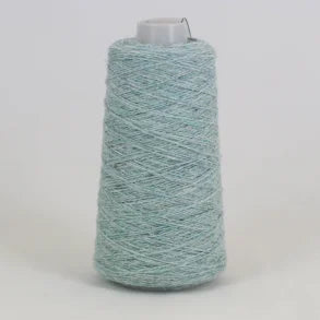 Merino Lammeuld fra Familien Davidsen  på spole farve 170 Opal